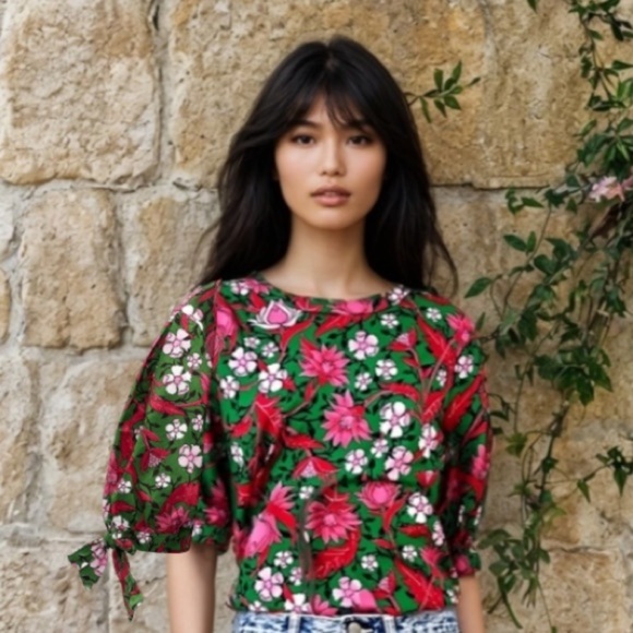 Zara Tops - Zara tied sleeve top in floral print m